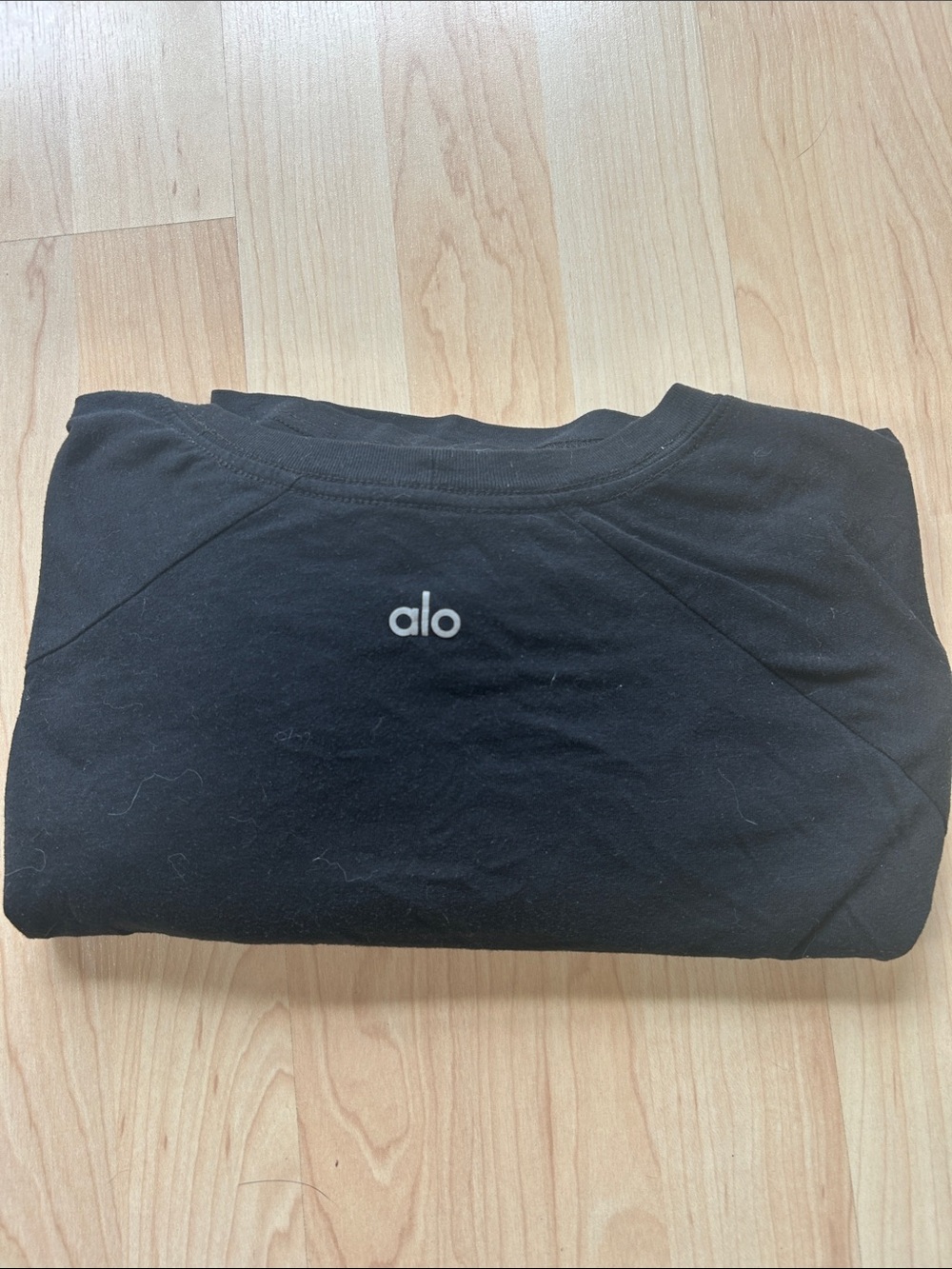 ALO Yoga Men’s Black Crewneck Shirt with logo XL